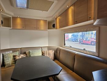CAMPER TRAILER / MOBIL HOME