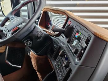 S660 V8 6x2/4 / FULL AIR / RETARDER / SHOW / 24.000 km !