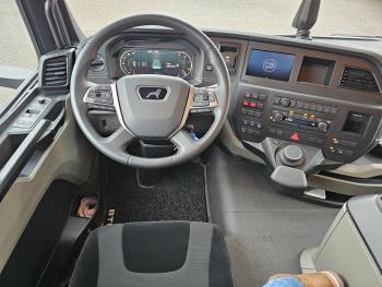 TGS 35.470 8x4 / HMF 2243 Z KRAAN + HAAKARM