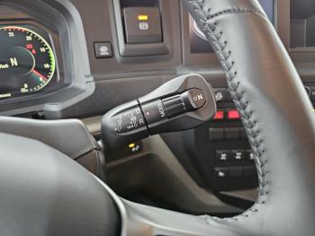 TGS 35.470 8x4 / HMF 2243 Z KRAAN + HAAKARM