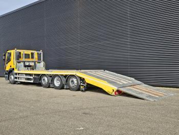 AD320S42 8x2 / WINCH / RETARDER