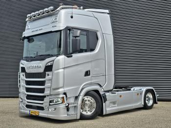 S590 V8 4x2 / RETARDER / FULL AIR / 54DKM