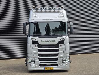 S590 V8 4x2 / RETARDER / FULL AIR / 54DKM
