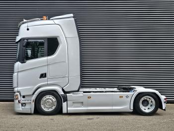S590 V8 4x2 / RETARDER / FULL AIR / 54DKM