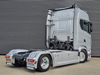 S590 V8 4x2 / RETARDER / FULL AIR / 54DKM