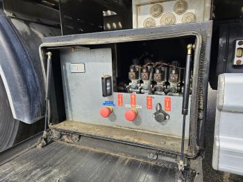 AD320S42 8x2 / RETARDER / WINCH / AUTO-TRANSPORTER