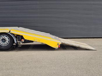 AD320S42 8x2 / RETARDER / WINCH / AUTO-TRANSPORTER