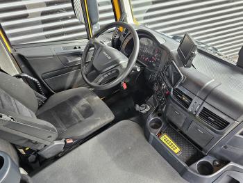 AD320S42 8x2 / RETARDER / WINCH / AUTO-TRANSPORTER
