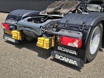 R450 6x2/4 / PUSHER / FULL-AIR