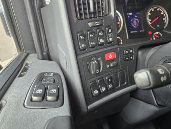 R450 6x2/4 / PUSHER / FULL-AIR