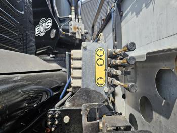 FH540 8X4 / HMF 28TM KRAN / CRANE / OPRIJ- MACHINETRANSPORT