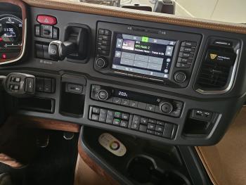 S660 V8 6x2/4 / FULL AIR / RETARDER / SHOW / 24.000 km !