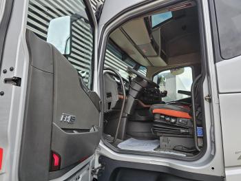 FH 16.750 6X4 / RETARDER / FULL AIR / 80 T