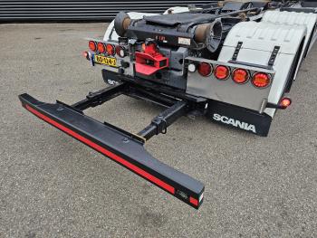 R580 V8 6x2 / HOOKLIFT / HAAKARM / ABROLKIPPER