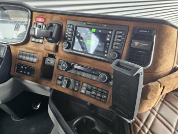 R580 / V8 / FULL AIR / 6X2 / RETARDER / BOOGIE