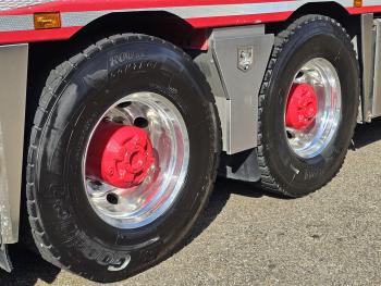R650 V8 8x4 / HMF 9520 + JIB + WINCH / 140 T GCW