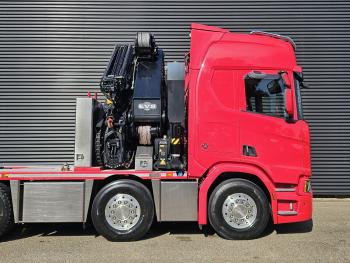 R650 V8 8x4 / HMF 9520 + JIB + WINCH / 140 T GCW