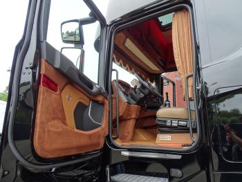 S660 V8 6x2/4 / FULL AIR / RETARDER / SHOW / 24.000 km !