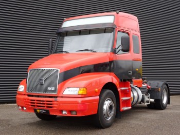 NH 12.460 / 4x2 / GLOBETROTTER / MANUAL GEARBOX