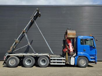 TGS 35.400 / 8x4-4 / CONTAINER SYSTEM / PALFINGER Z CRANE