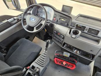 TGS 35.400 / 8x4-4 / CONTAINER SYSTEM / PALFINGER Z CRANE