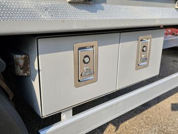 K324T / 3 AXLE / TWIST-LOCKS / 2 X LIFT AXLE