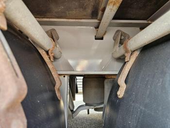 K324T / 3 AXLE / TWIST-LOCKS / 2 X LIFT AXLE