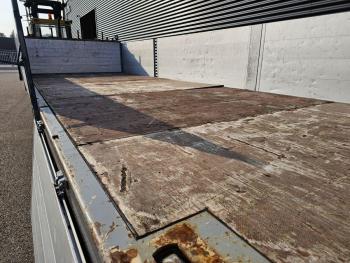 K324T / 3 AXLE / TWIST-LOCKS / 2 X LIFT AXLE